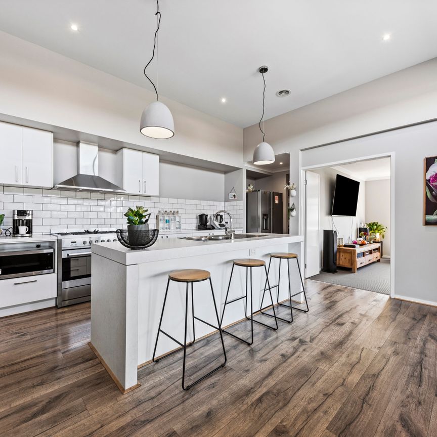 Cardinia Lakes Estate - Family Home - Photo 1