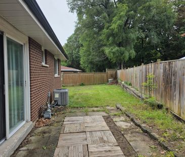 For Lease - 125 weir Crescent, Toronto, Ontario - Photo 6