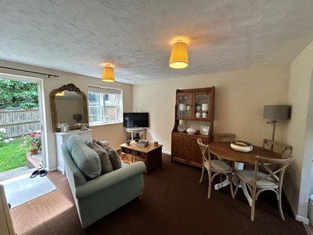 Tollgate hill 1 bedroom maisonette to rent - Photo 2