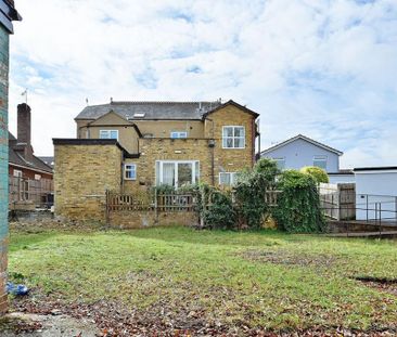 Maisonette to rent - Photo 2