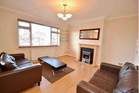 2 Bed Flat, Church Lane, LS7 - Photo 2