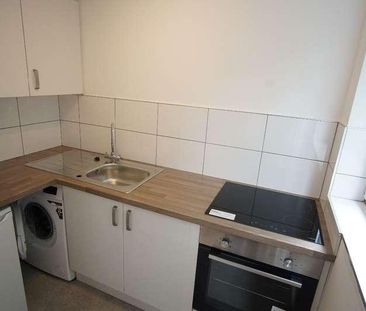 Newton Park Court, Leeds, LS7 - Photo 5