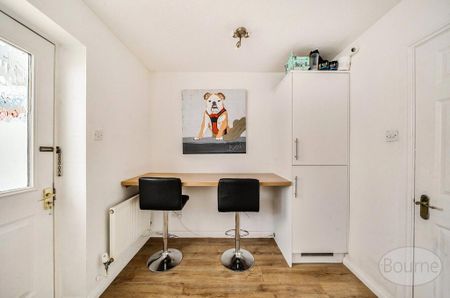 2 bedroom terraced house to rent - Photo 4