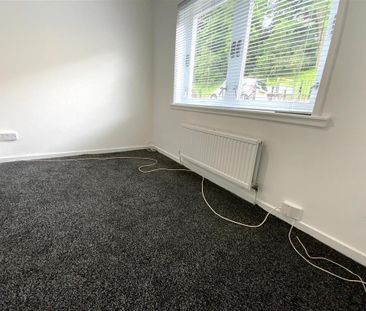 3 bedroom end of terrace house to rent - Photo 5