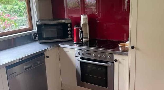 Sunny 3 Bdrm House close to Tawa College - Photo 1