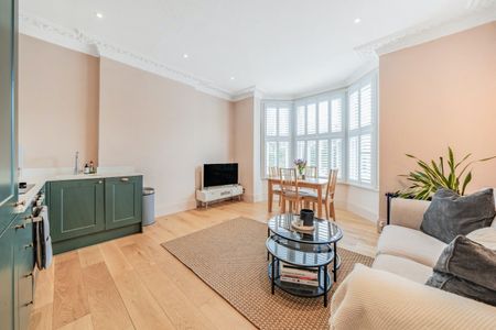 1 Bed Flat, Bolingbroke Grove, SW11 - Photo 2