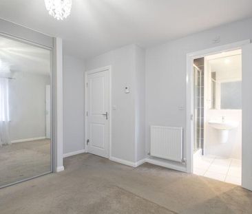 2 bedroom end of terrace house to rent - Photo 4