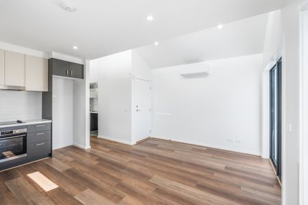Modern Living in Prime East Geelong - Photo 4