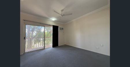 2 BEDROOM TOWNHOUSE IN CENTRAL LOCATION + TRANQUIL COURTYARD - Photo 4