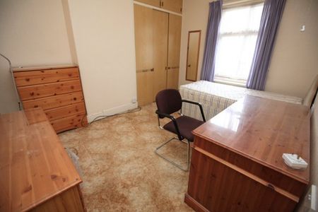 4 Bed house - Photo 4