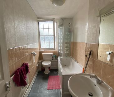 Room in a Shared House, Morris House, E2 - Photo 6