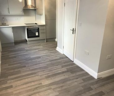 Maisonette to rent - Photo 3