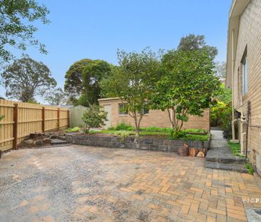 Spacious Family Home in a Quiet Viewbank Court - Photo 4