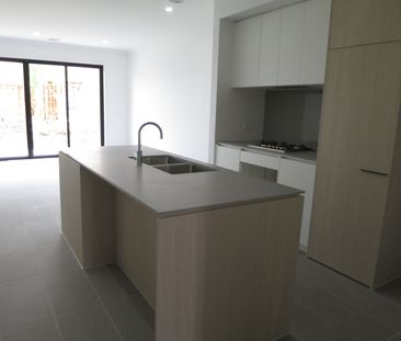 5B McMillan Street, Clayton VIC 3168 - Townhouse For Rent | Domain - Photo 4