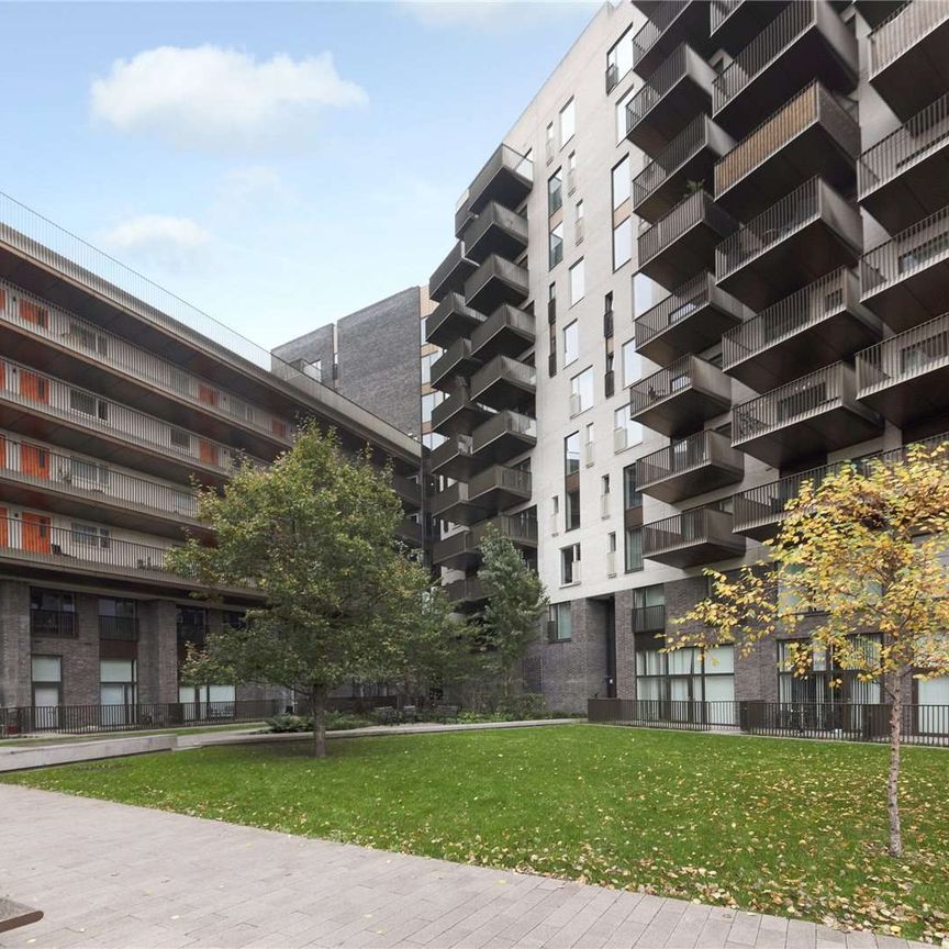 This spacious 1-bedroom apartment, located on the 7th floor of a highly sought-after modern development, boasts 540 sq ft of well-designed living space. - Photo 1