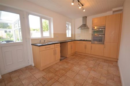 2 bedroom semi-detached house to rent - Photo 4