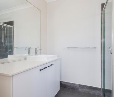 13 Sandcastle Street - Photo 2