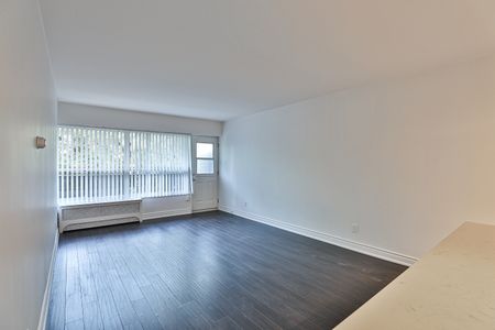 1 Bedroom Open Concept - Photo 5