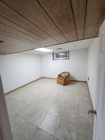 For Lease - 28 Haslam Street Unit# Bsmt, Toronto, Ontario - Photo 3