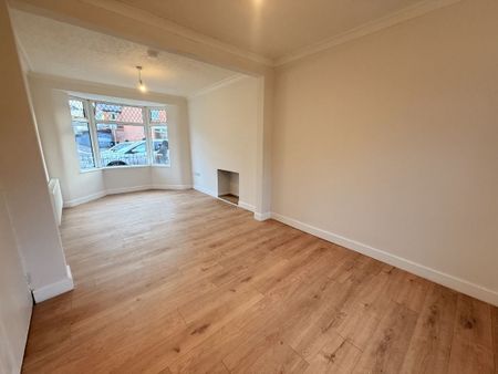 66 Connsbrook Avenue, Belfast BT4 1JW - Photo 2