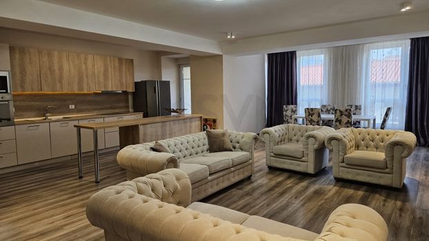 Apartament 4 Camere Spatios si Elegant - Photo 1