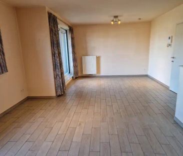 Gezellig appartement met twee slaapkamers, garage en groot terras - Photo 1