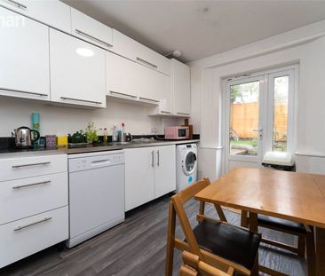 3 bedroom apartment to rent - Photo 5