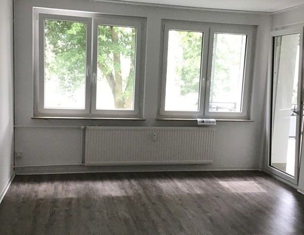 Lichtdurchflutete 3-Zimmer Wohnung mit Balkon! - Photo 1
