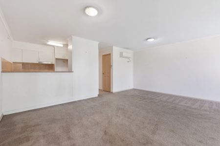 Brighton Bliss - Modern 2-Bedroom Apartment in Kingston! - Photo 3