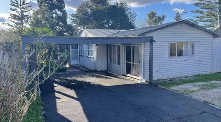 MORE THAN MEETS THE EYE - NEW LYNN - Photo 5