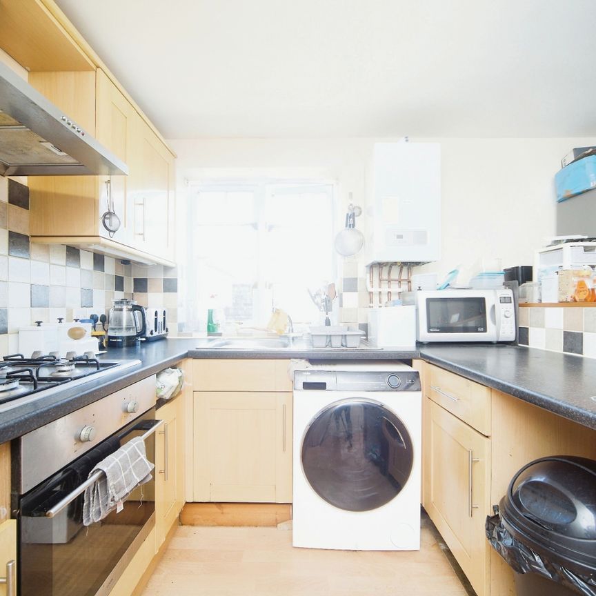 2 BEDROOM FLAT - GLENDINNING AVENUE, DT4 7QF, Weymouth - Photo 1