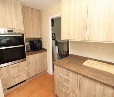 3 bedroom semi-detached house to rent - Photo 6