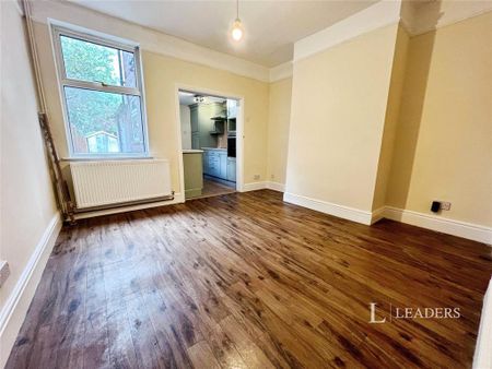 2 bedroom terraced house to rent - Photo 4