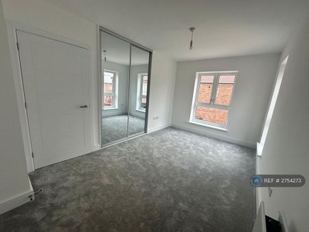 2 bedroom semi-detached house to rent - Photo 5