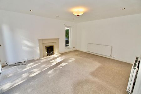 4 bedroom detached house to rent - Photo 3