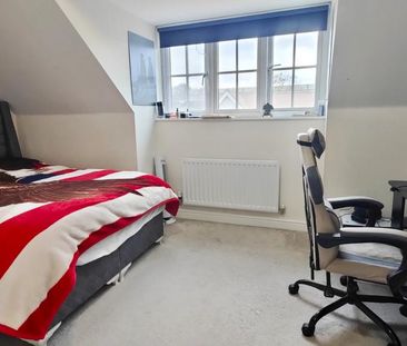 4 bedroom semi-detached house to rent - Photo 2