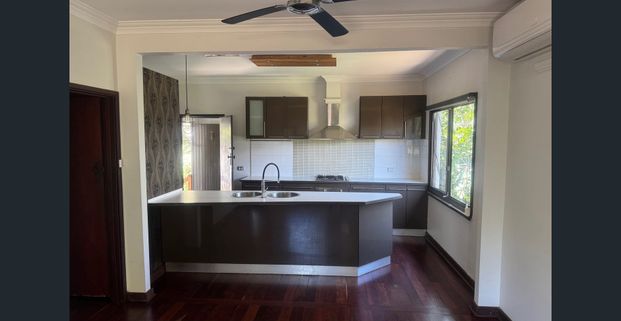 CHARACTER COTTAGE - Photo 1