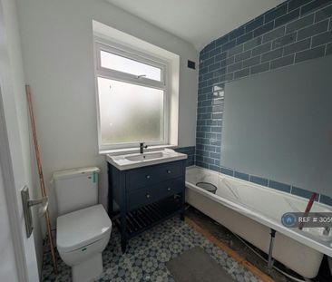 3 bedroom semi-detached house to rent - Photo 6