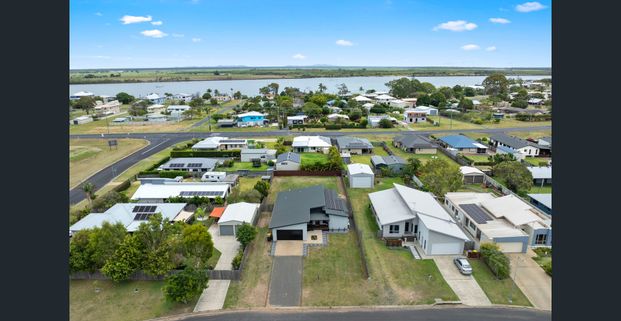 Coastal Lifestyle Awaits in Time for Christmas - Photo 1