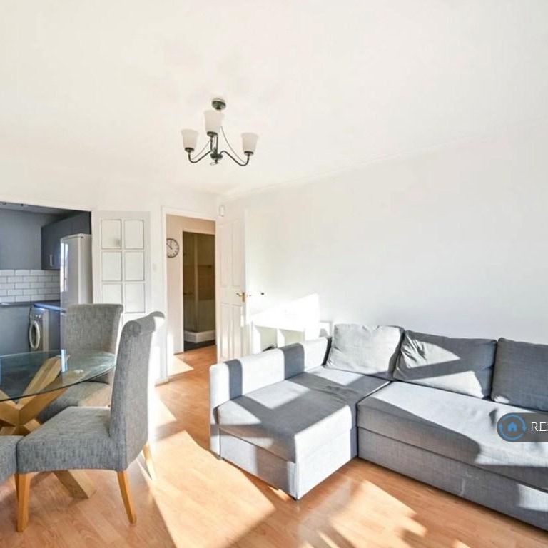 1 bedroom flat to rent - Photo 1