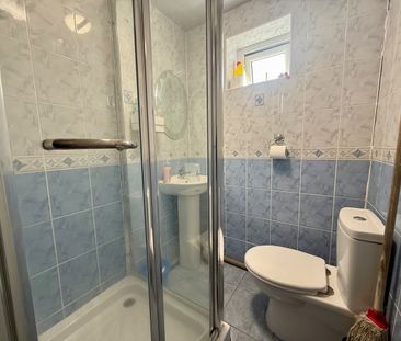 Room in a Shared House, Harrow Road, E6 - Photo 5