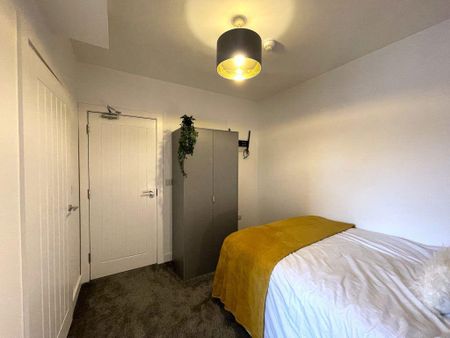 1 bedroom in a house share to rent - Photo 2