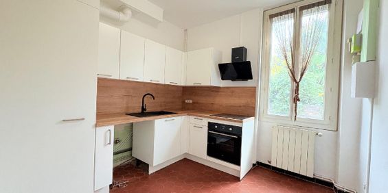 Location Appartement 3 pièces 66m² NIMES 30000 - Photo 3