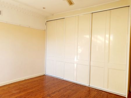 5 Bedroom Family Home - Photo 5