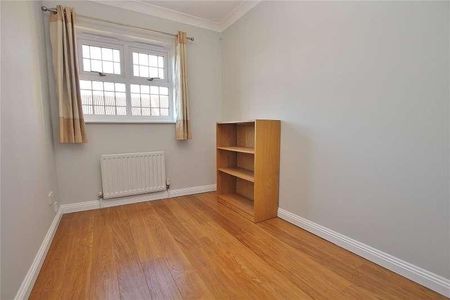 Woking, Surrey, GU21 - Photo 4