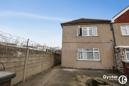 3 bedroom flat to rent - Photo 5