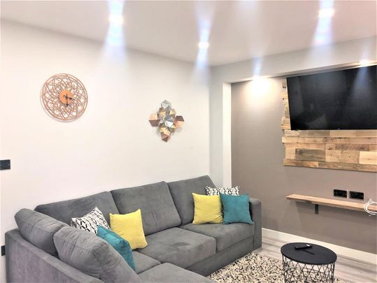 1 bedroom in a house share to rent - Photo 1