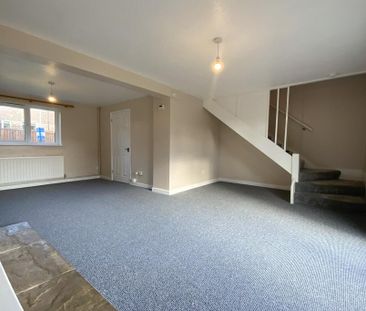 2 bedroom end of terrace house to rent - Photo 1