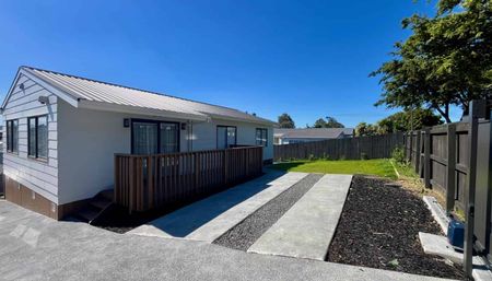 14 Riserra Drive, Ranui Ã¢ÂÂ Newly Renovated & Ready to Move In!! - Photo 5