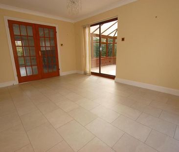 4 bedroom detached house to rent - Photo 2